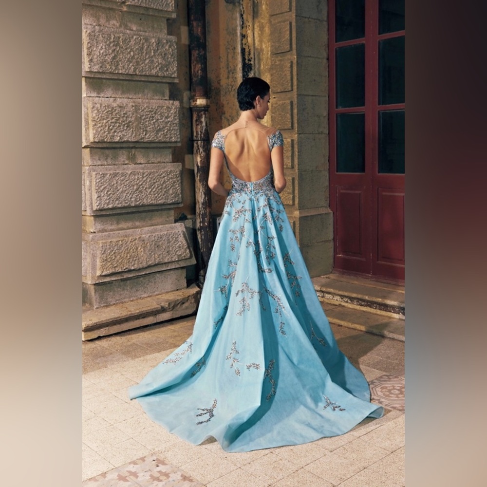 TONY WARD RTW SAMPLE SALE!! SS 2023 #30 Light Cobalt blue beaded gown - Picture 6 of 8
